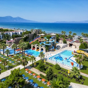 DENİZE SIFIR OTELDE KUŞADASI TATİLİ