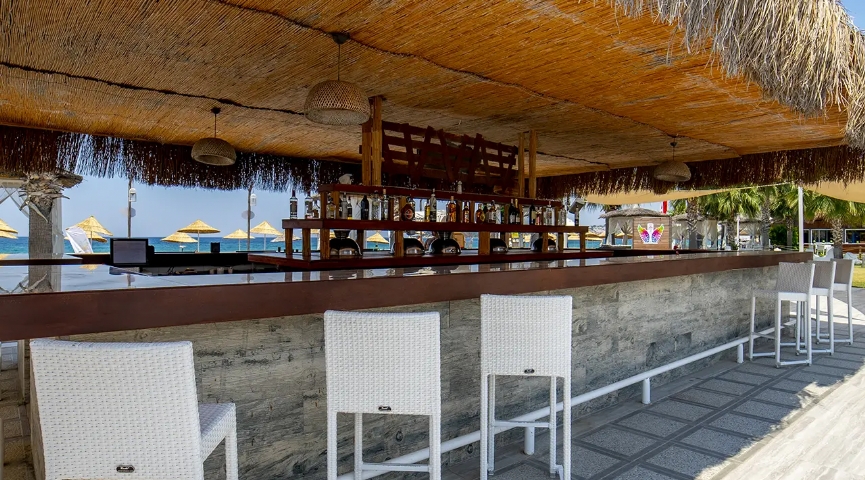 DENİZE SIFIR OTELDE KUŞADASI TATİLİ